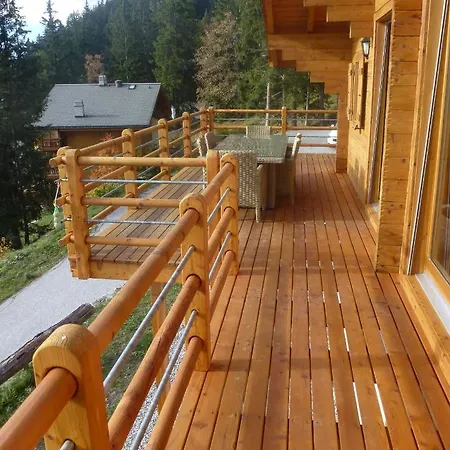 Chalet Clematites אנזיר